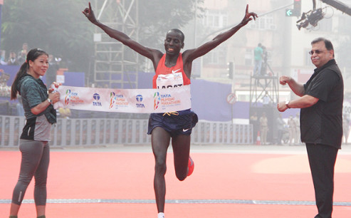 Defending champions Cosmas Lagat and Worknesh Alemu are set to defend their Mumbai marathon titles 
