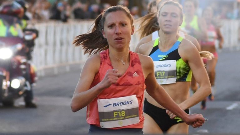 Emily Lipari is set to race in NYRR women's Wanamaker Mile at Millrose Games