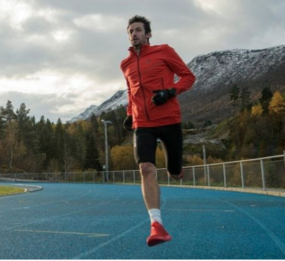 Kilian Jornet drops out of 24-hour running world record attempt, feeling dizzy and seeking medical evaluation