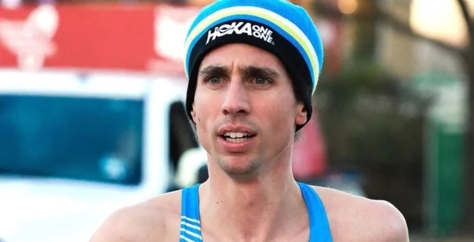 The Canadian record-holder Cam Levins has withdrawn from the London Marathon due to an injury