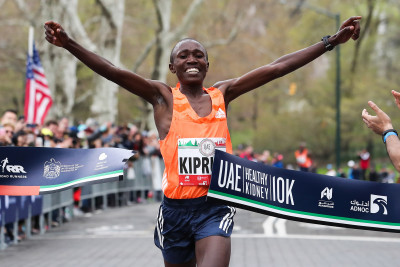 Let's understand how fast 18-year-old Phonex Kipruto ran today in Central Park