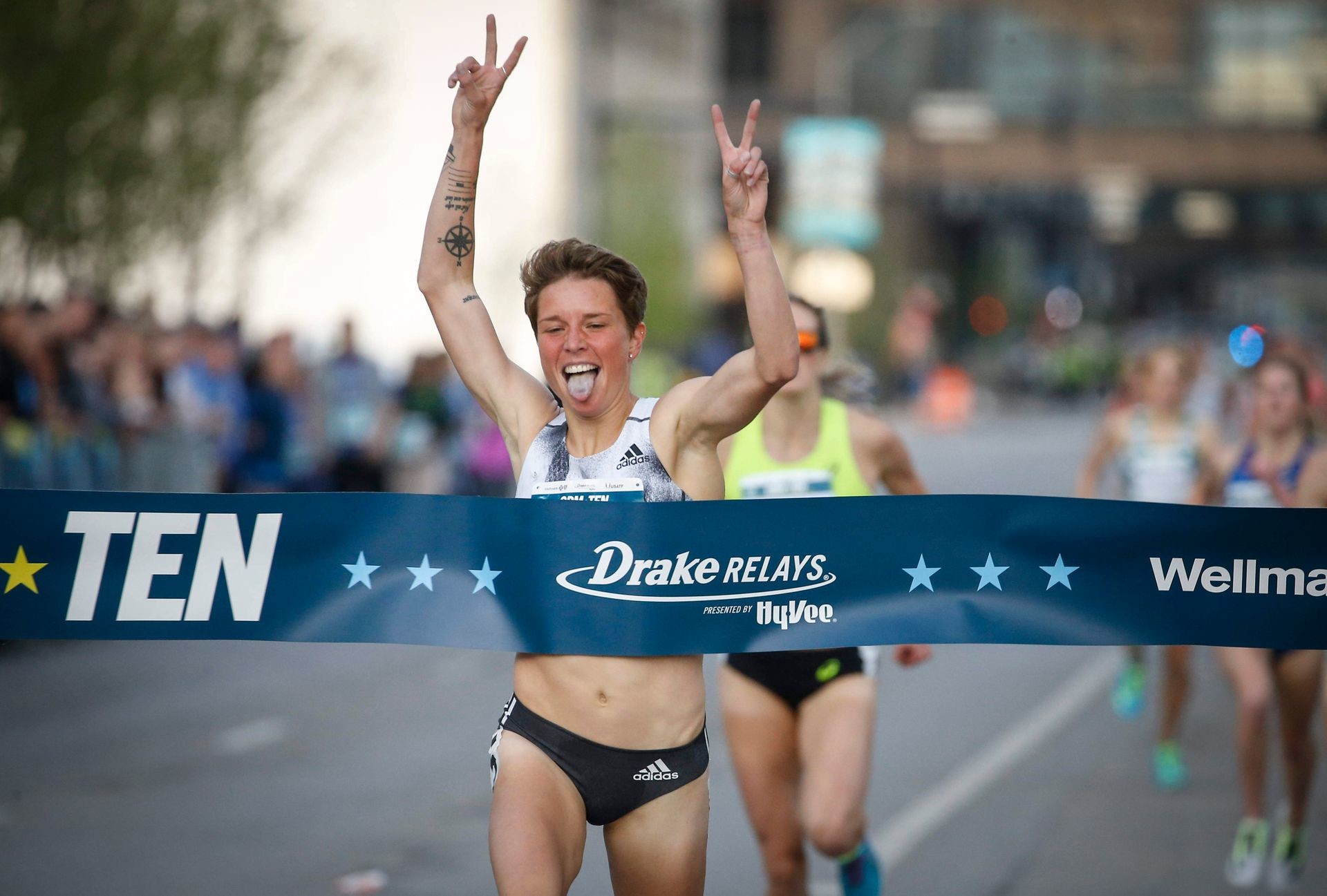 San Diego runner Nikki Hiltz, set a new Blue Mile record in the Women's