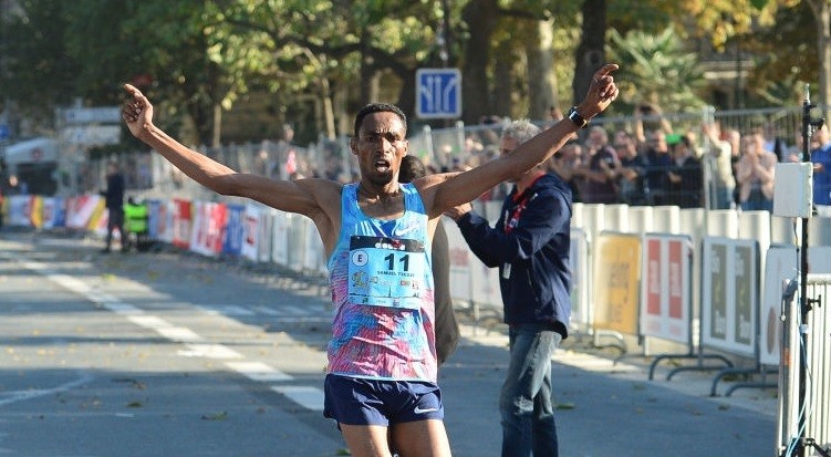 Samuel Tsegay wins the 40th annual 20km de Paris on Sunday 