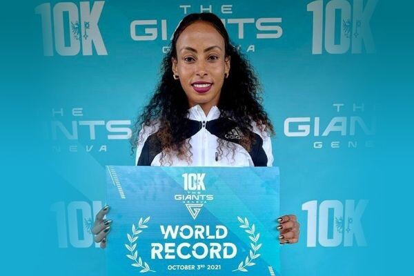 Gezahegne breaks world 10km record in Geneva