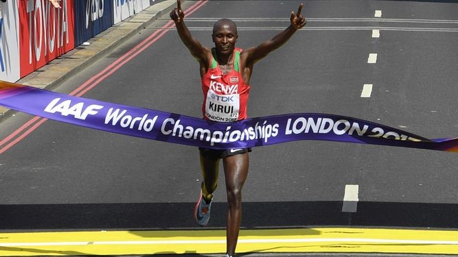 Kenyan Geoffrey Kirui says he is not under pressure to reclaim his title at the IAAF World Championships