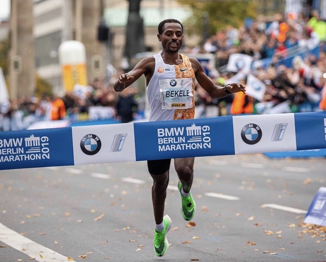 Kenenisa Bekele wins Berlin Marathon just missed breaking the world record by two seconds 