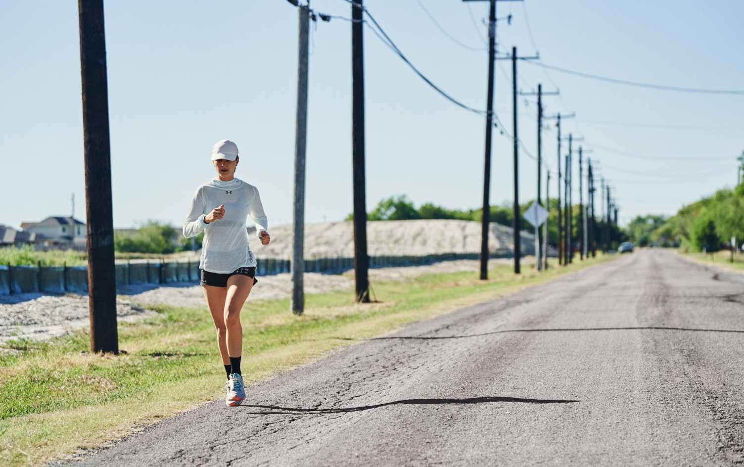How to run efficiently on concrete, sand, dirt or trail