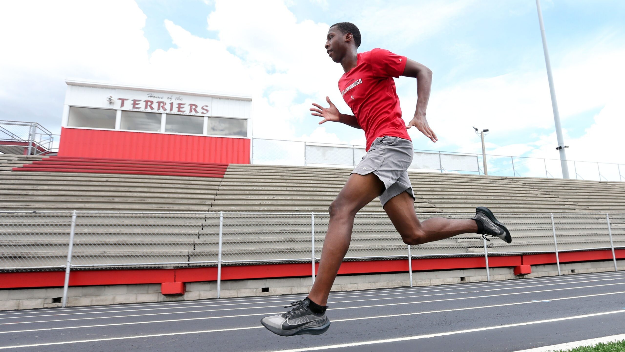 No pretencioso Enjuague bucal lanza 16-year-old sprinter Erriyon Knighton signs pro contract with Adidas -  Running News Daily by My BEST Runs - My BEST Runs - Worlds Best Road Races