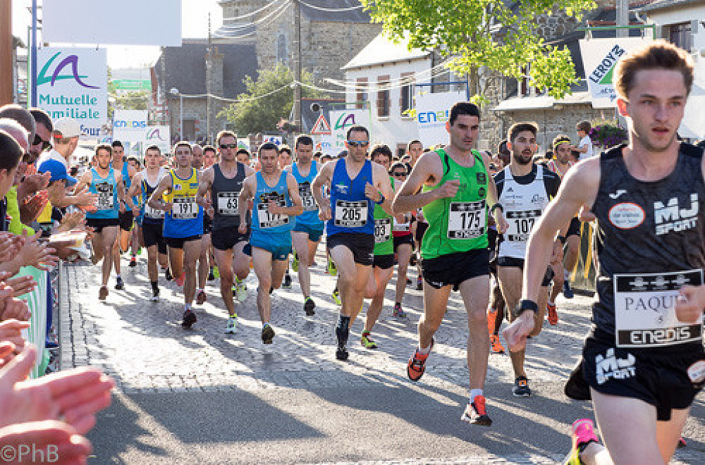 Emmanuel Bor runs a PR to win the Corrida de Langueux 10k in France an ...